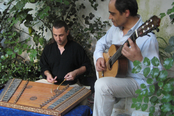 La Rêverie: Juan Manuel Rubio al santur y Esteban Canyar a la guitarra